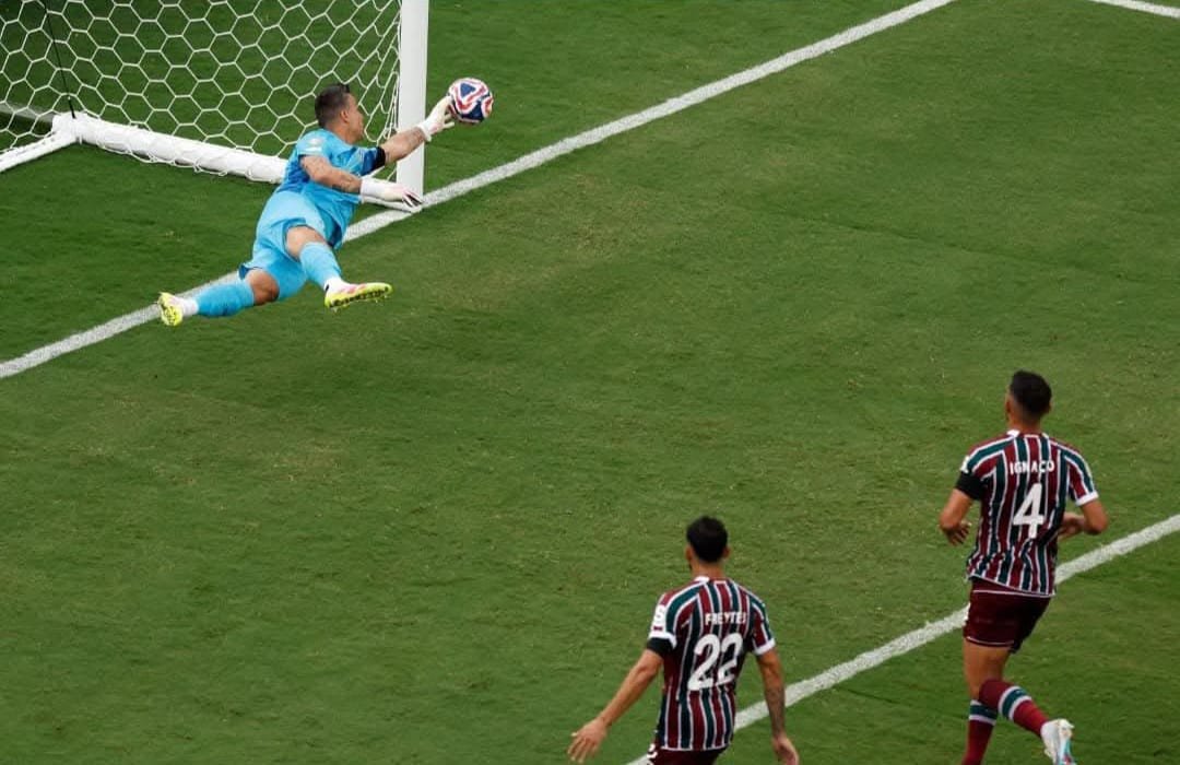 Fluminense goal keeper